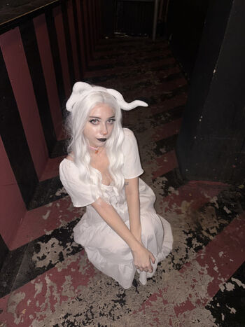 Full leaked Iluvmeww private photo