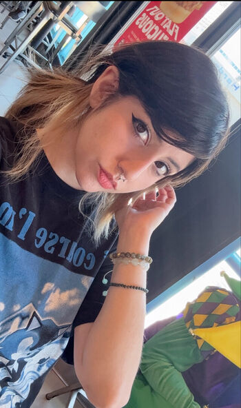 Full leaked Impossiblyeve private photo