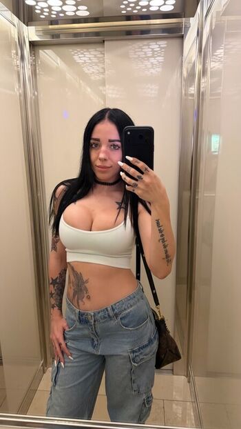 Full leaked Imviolet private photo