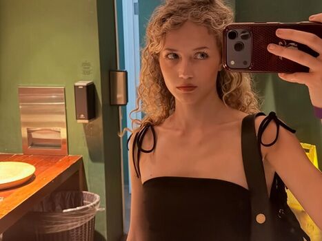 Full leaked Indi star private photo