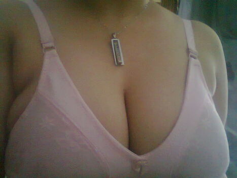 Full leaked Indian exhibition page private photo