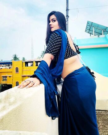 Full leaked Indian exhibition private photo