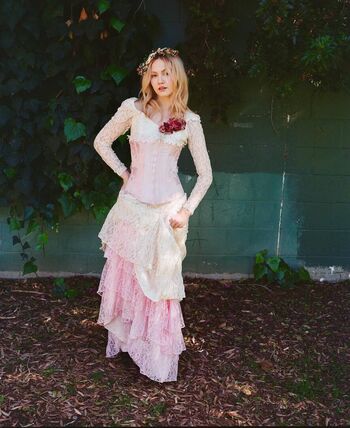 Full leaked Iris apatow private photo