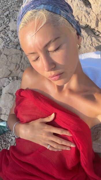 Full leaked Iris law private photo