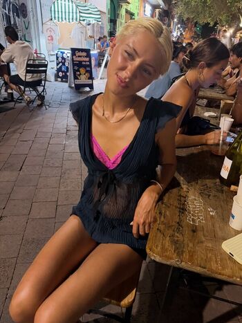 Full leaked Iris law private photo