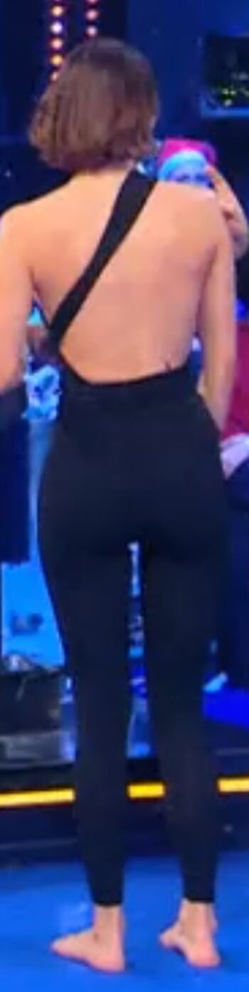 Full leaked Iris mittenaere private photo