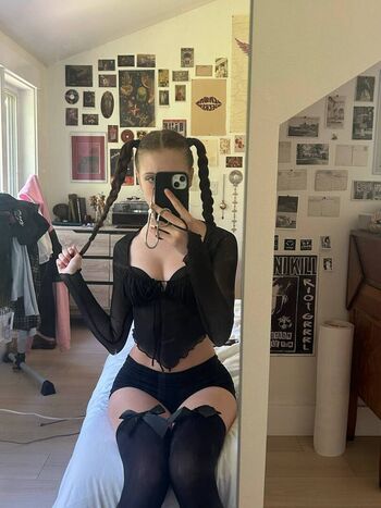 Full leaked Iris sisto private photo