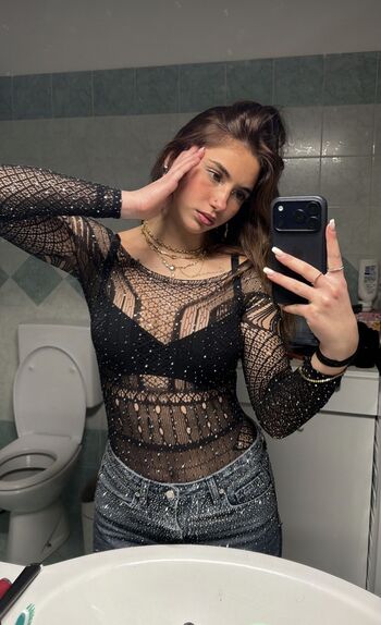 Full leaked Iris vallarani private photo