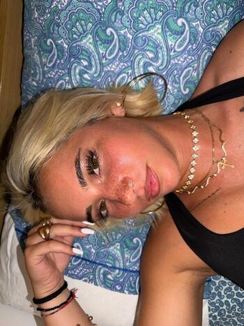 Full leaked Iris vallaranii page private photo