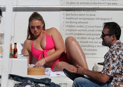 Full leaked Iskra lawrence private photo