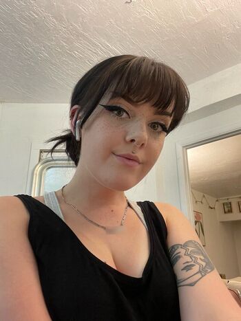 Full leaked Itsavalynn private photo