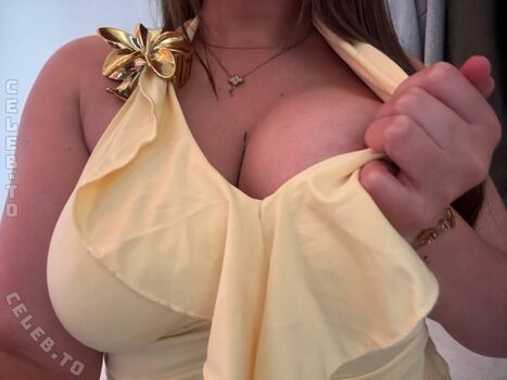 Full leaked Itselenaa page private photo
