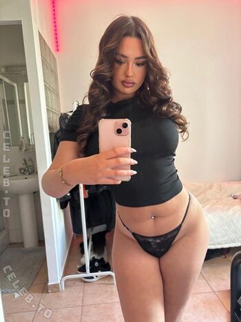 itselenaa__