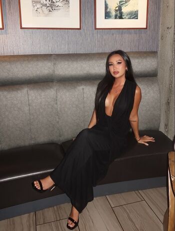 Full leaked Itskaitttty private photo
