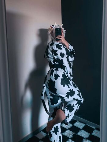 Full leaked Itsmoonica private photo