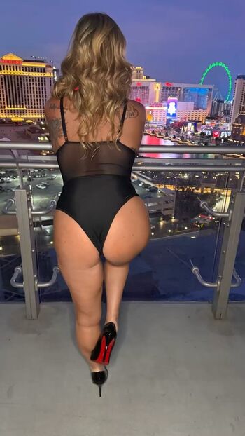 Full leaked Itsnikkibitch xo private photo