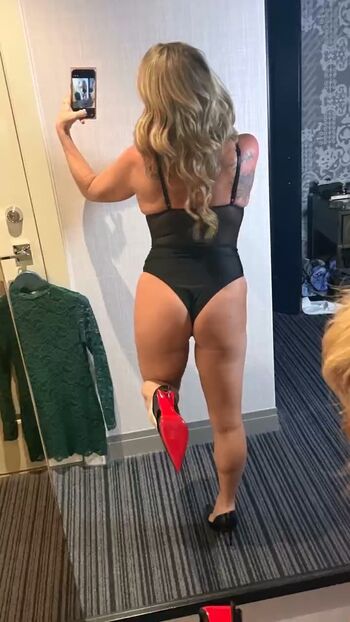 Full leaked Itsnikkibitch xo private photo