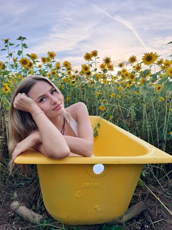 Full leaked Itsskylol private photo