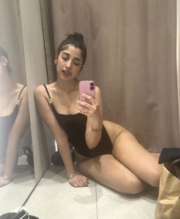 Full leaked Itzliilaa private photo