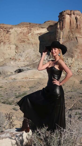 Full leaked Ivanka trump private photo