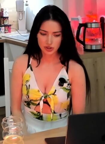Full leaked Izabeii private photo