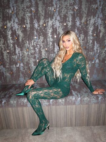 Full leaked Izzi dame page private photo