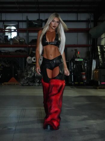 Full leaked Izzi dame private photo