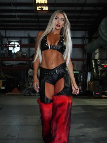 Full leaked Izzi dame private photo