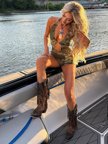 Full leaked Izzi dame private photo