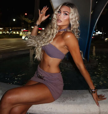 Izzi Dame