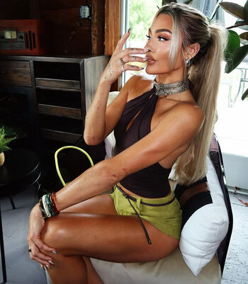 Full leaked Izzi dame private photo