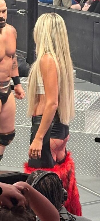 Full leaked Izzi dame private photo