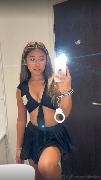 Full leaked Izziwu private photo