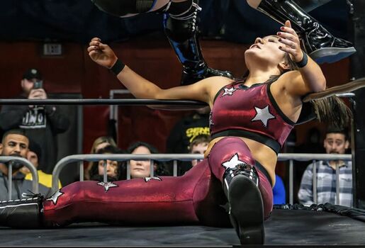 Izzy Moreno / ItsIzzyMania