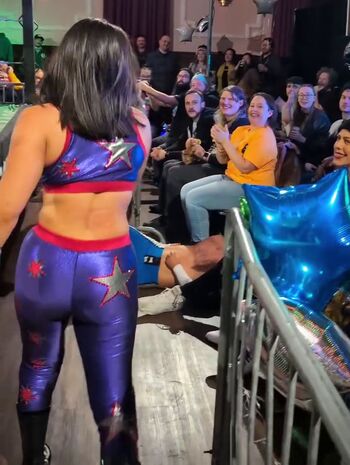 Izzy Moreno / ItsIzzyMania
