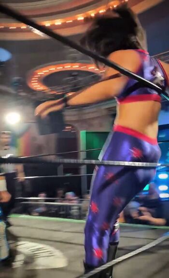 Izzy Moreno / ItsIzzyMania