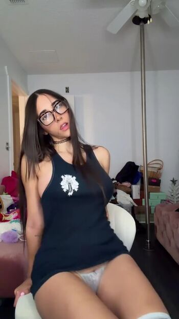 Full leaked Izzygreen private photo