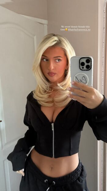 Full leaked Izzytaffs page private photo