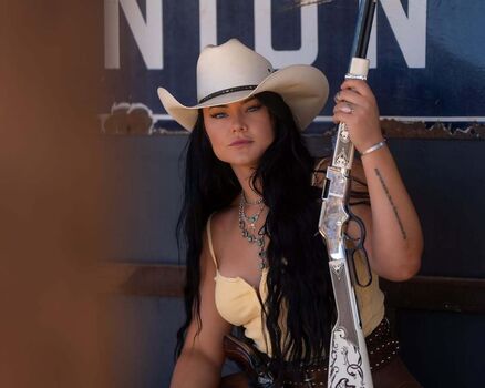 Full leaked Jade struck private photo