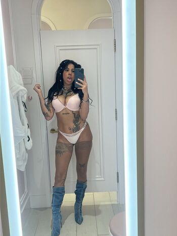Full leaked Janasantos private photo
