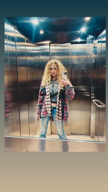 Full leaked Janet devlin private photo