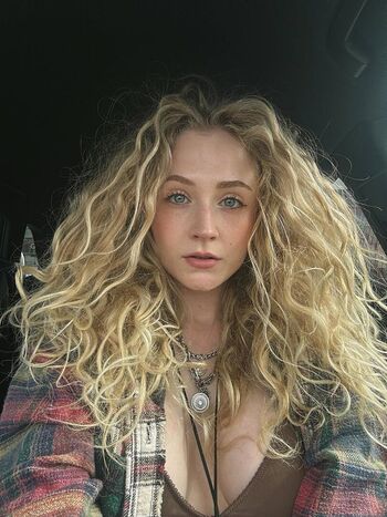 Full leaked Janet devlin private photo