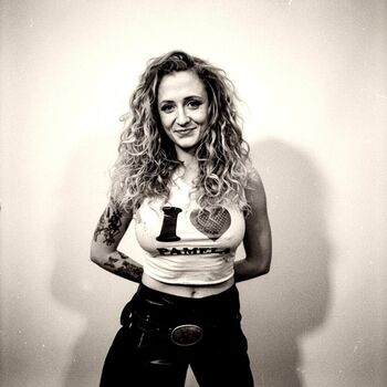 Full leaked Janet devlin private photo