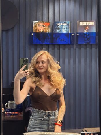 Full leaked Janet devlin private photo