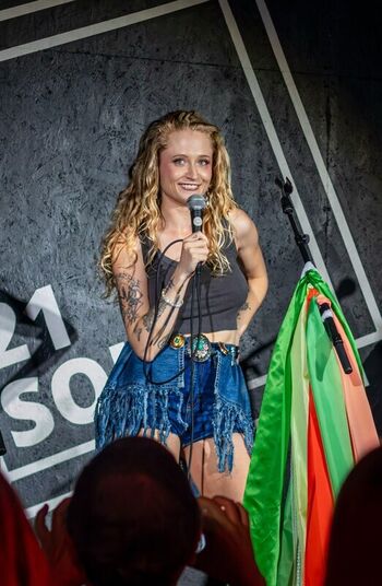 Full leaked Janet devlin private photo