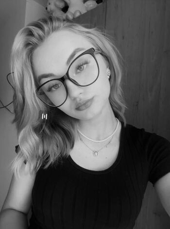 Full leaked Javorska private photo