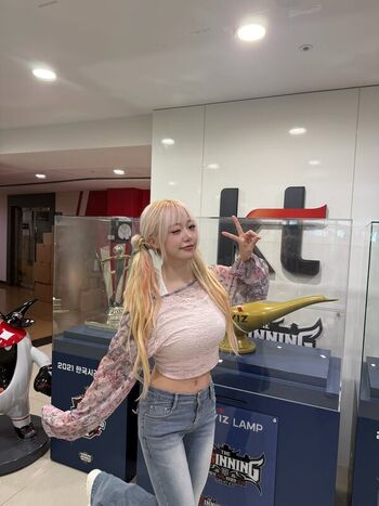 Full leaked Jeewon private photo