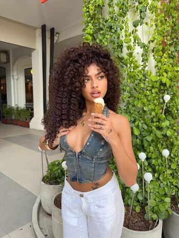 Leaked Nudes celebrities/ private photo viral onlyfans