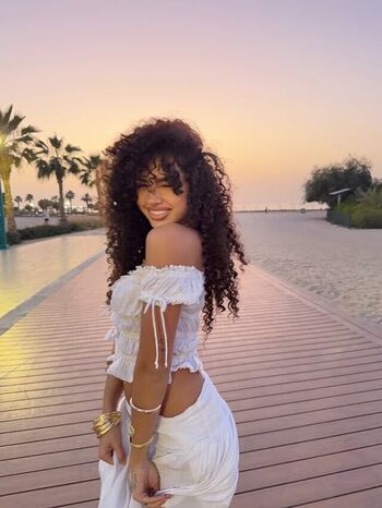 Leaked Larizajus/ private photo viral onlyfans