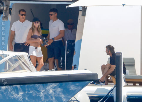 Full leaked Jennifer aniston page private photo
